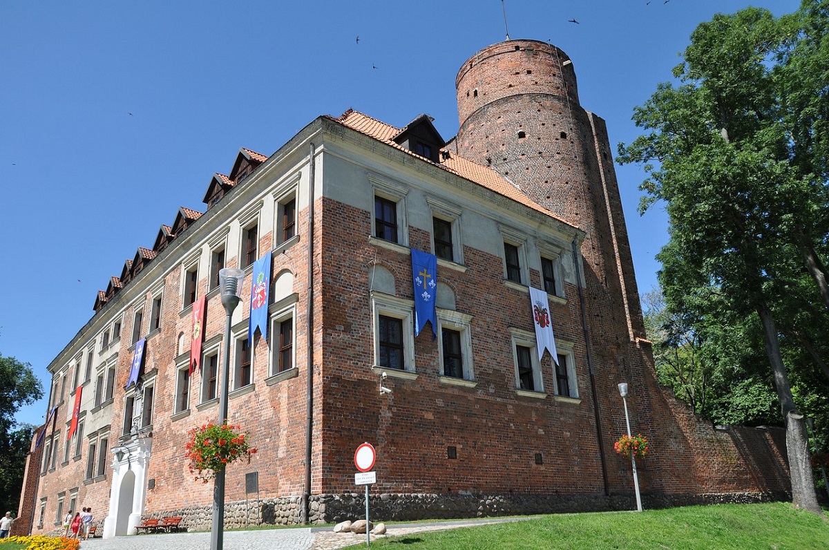 Historia zamku w Uniejowie – od jego początków do współczesności